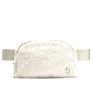 Authentic LULULEMON Plush Fleece Everywhere Belt Bag 1L Bone/ Silver NEW
NEW